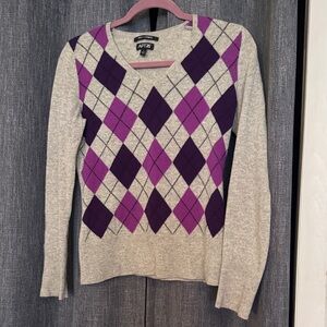 Apt. 9 Women's Light Gray Cashmere Sweater with Purple Argyle